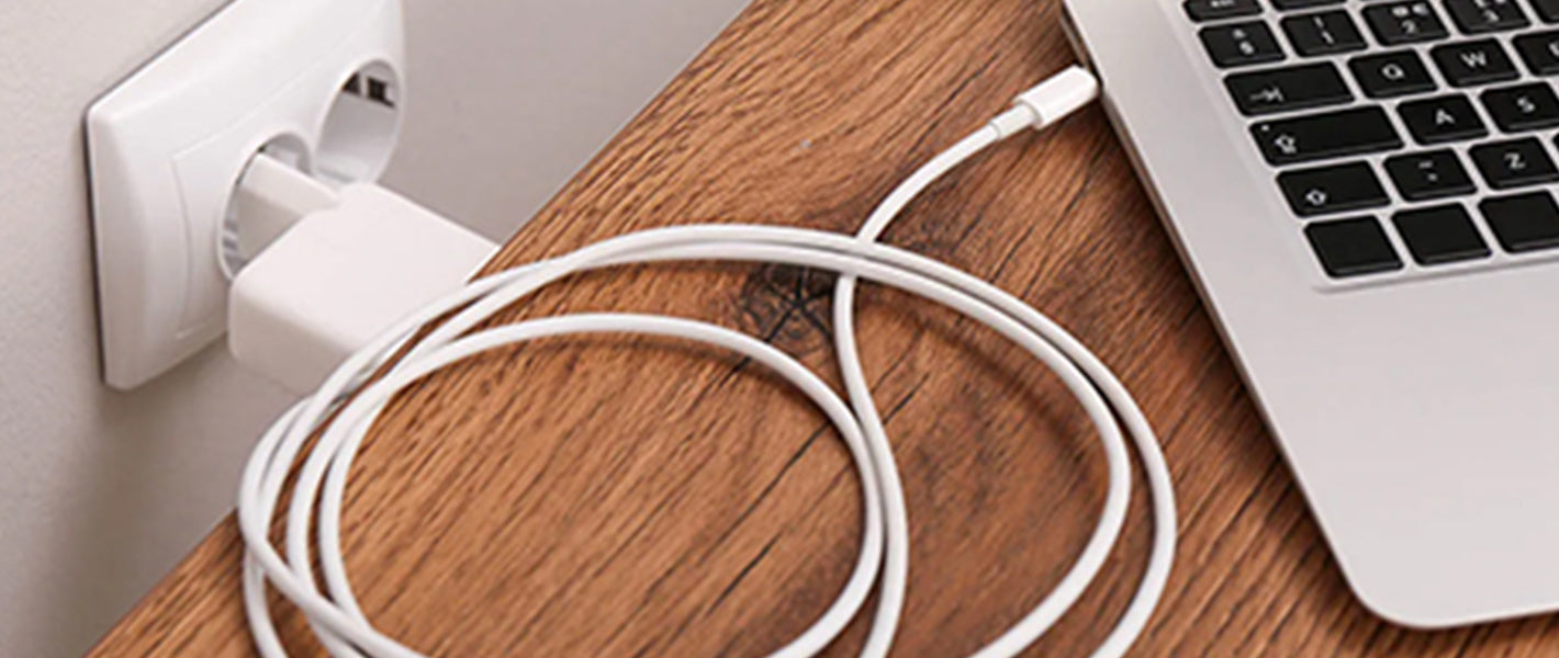 Accu's, kabels & adapters