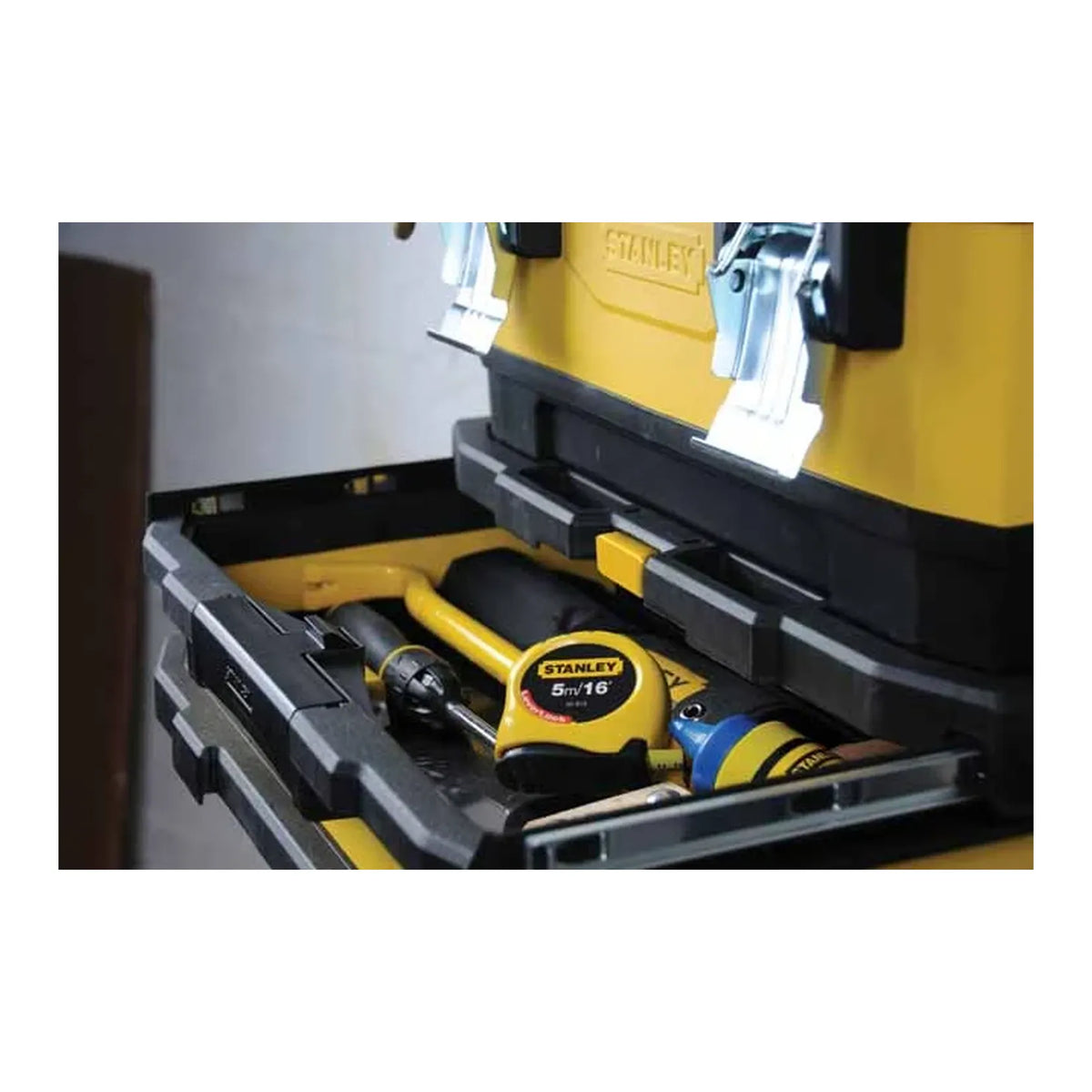 Stanley werkplaats op gele wielen