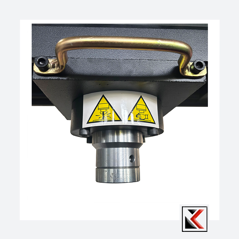 Hydraulische pers met manometer 30 tons met pedaal en afdekking