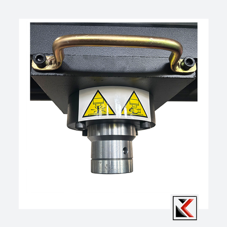 Hydraulische pers met manometer 30 tons met pedaal en afdekking